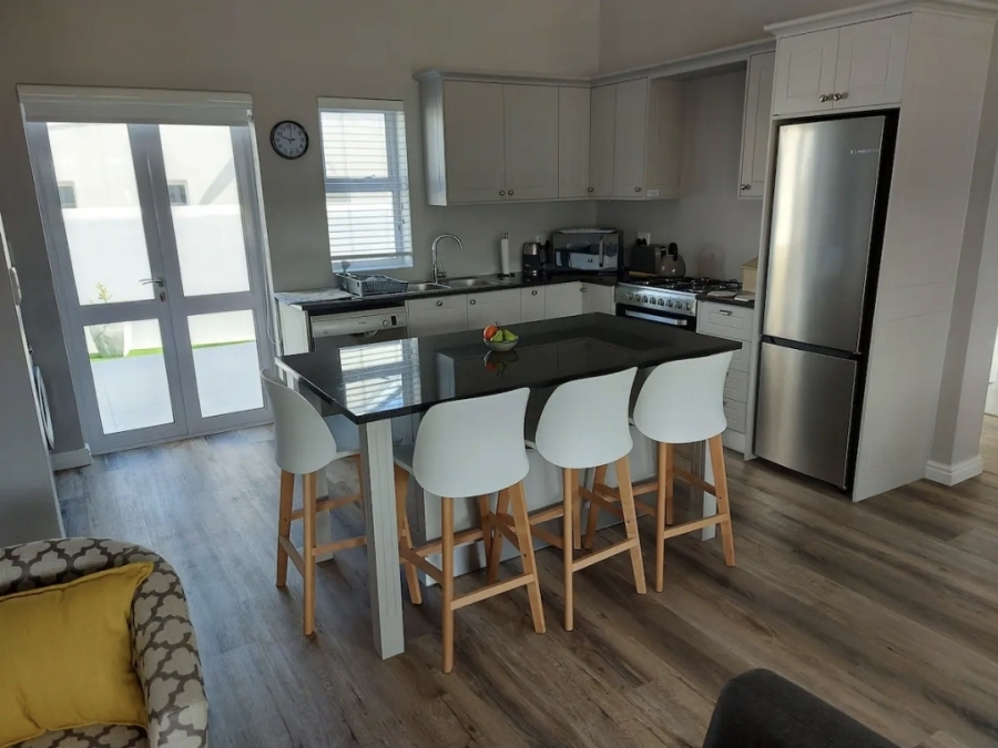 To Let 2 Bedroom Property for Rent in Westcliff Western Cape